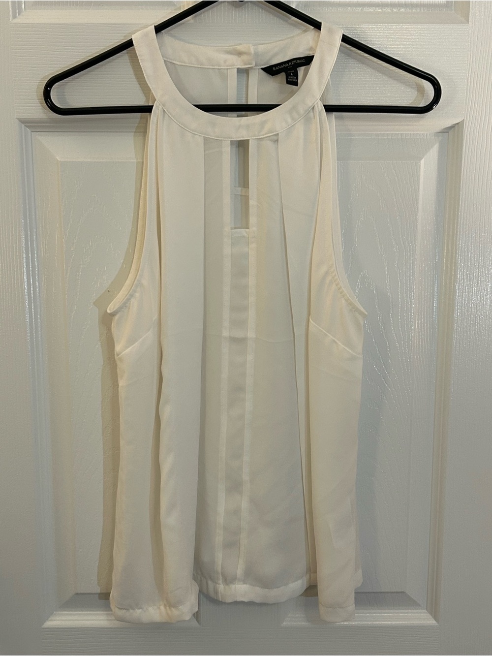 Banana Republic Petite L White Sleeveless Pleated Keyhole Blouse